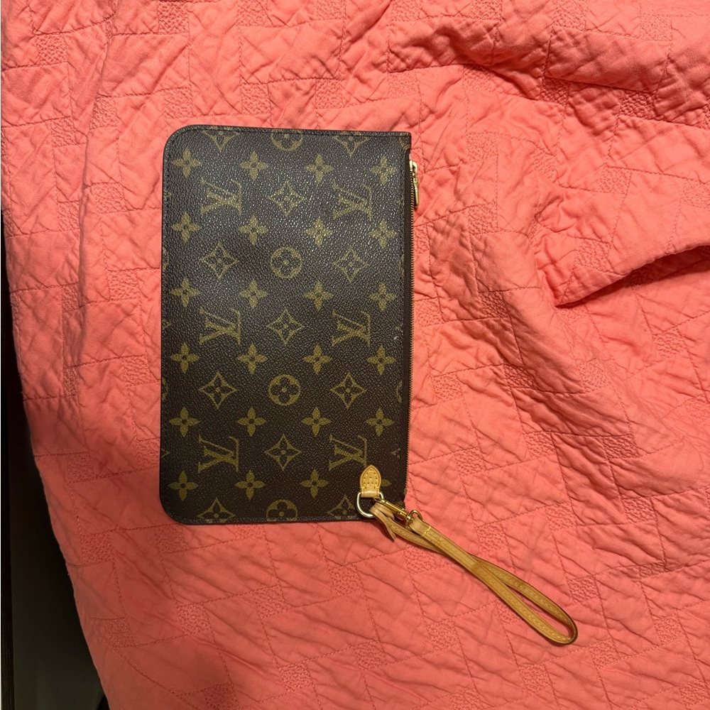 Louis Vuitton Neverfull Monogram Pouchette